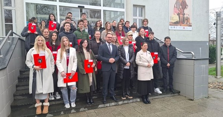 Natječaj za dodjelu gradskih stipendija je otvoren: Učenicima 100 eura, studentima 165 eura mjesečno!