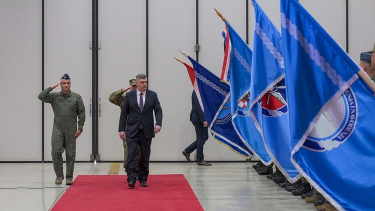 ['Dan HRZ-a', 'hrz', 'OSRH', 'piloti', 'promaknuća', 'rafale', 'sigurnosna politika', 'vojarna Pukovnik Marko Živković', 'zoran milanović']