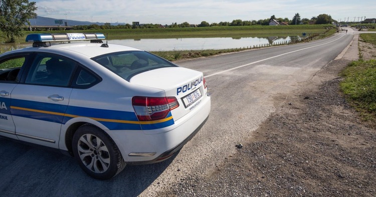 ['Kušanec', 'Velika Gorica', 'Novosti', 'razbojništvo', 'krađa auta', 'pokraden par', 'policija', 'lake tjelesne ozljede', 'Opel Astra']