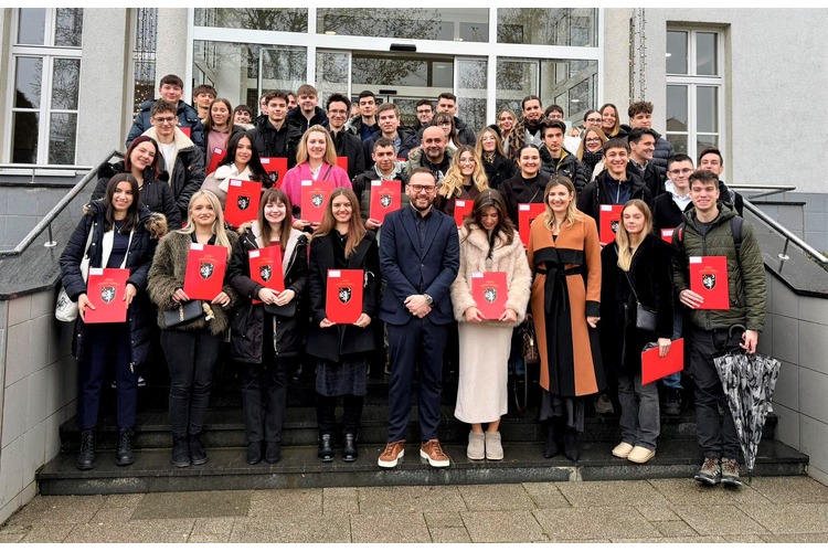 ['krešimir ačkar', 'lana krunić lukinić', 'mladi', 'obrazovanje', 'stipendije', 'studenti', 'učenici']