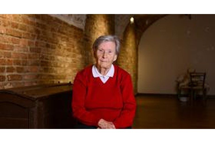 ['kultura', 'kulturna baština', 'kroničar', 'tradicija', 'običaji', 'arhiva', 'fotografkinja', 'ravnateljica', 'muzej grada turopolja', 'višnja huzjak']