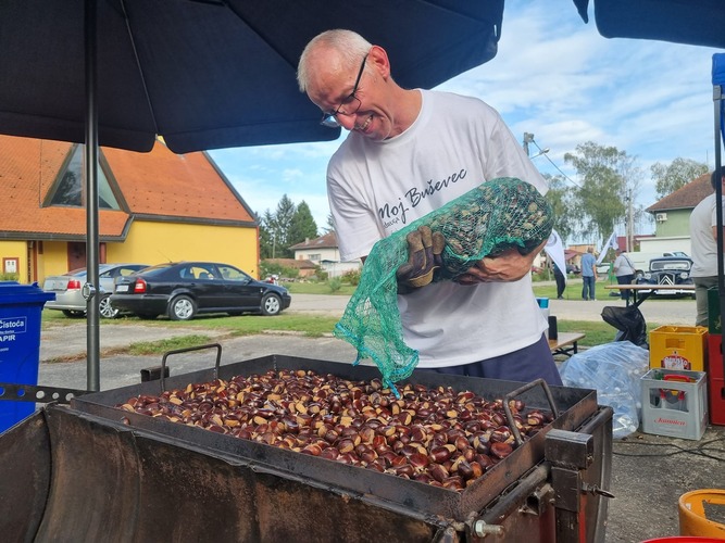 ['buševec', 'kestenijada u buševcu', 'utrka traktor kosilica', 'zabava u buševcu']