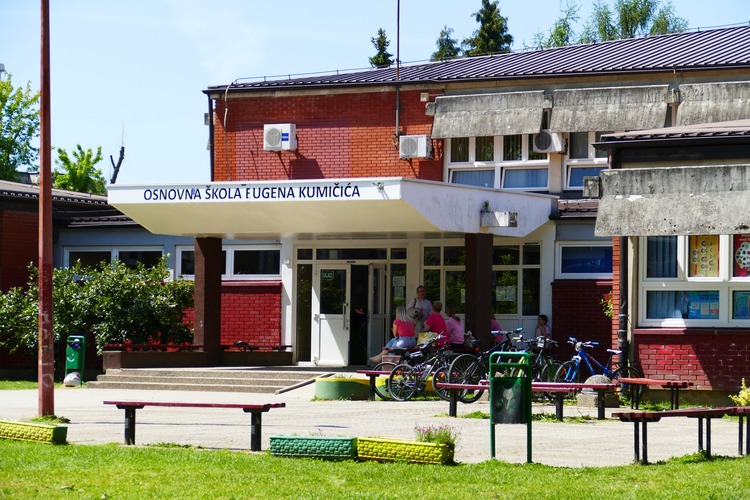 ['dan škole', 'donacije', 'etiopija', 'Humanitarna akcija', 'humanitarna inicijativa', 'osnovna škola eugena kumičića', 'roditelji', 'škole za afriku', 'školovanje siromašne djece', 'učenici', 'učitelji volonteri', 'unicef']