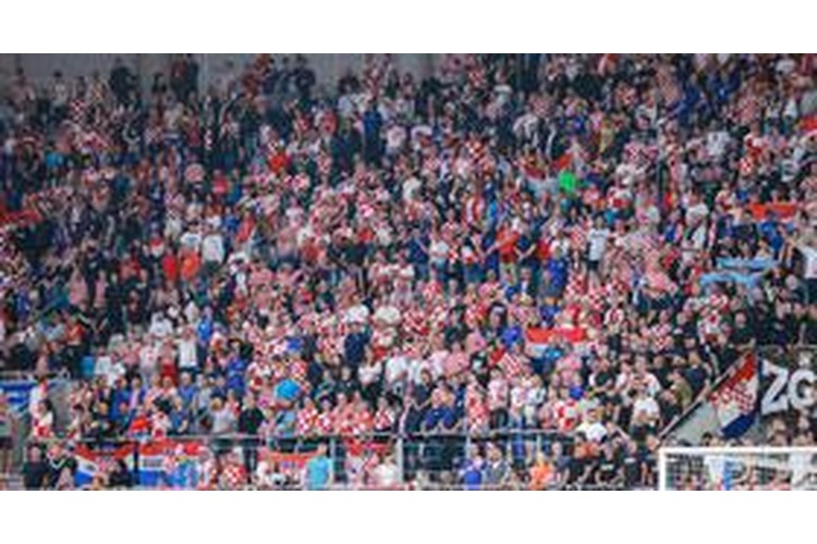 ['okupljanje', 'prag', 'češka', 'navijači', 'hrvatska', 'hrvatska reprezentacija']