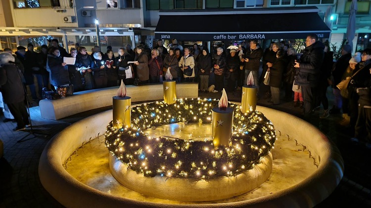 ['advent', 'paljenje svijeće']