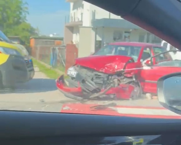 Prometna nesreća u Vukovini: Sudar dvaju automobila, promet se odvija otežano