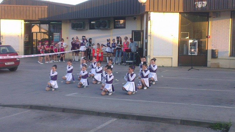 Barbarice pozivaju na plesnu reviju u Veliku Mlaku