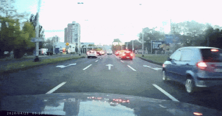 Pogledajte nestvarni video iz Zagreba: ‘Evo me na najvećoj aveniji, ispred mene je 11 semafora... Sramota!