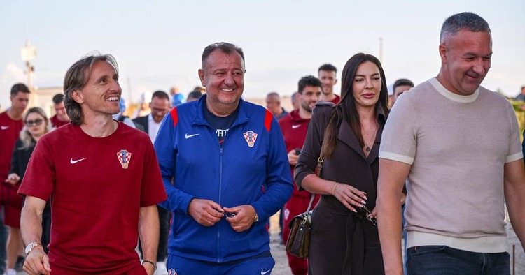 ['hns kamp', 'hrvatska nogometna reprezentacija', 'hrvatski nogometni savez']